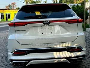Toyota Harrier 2022 White