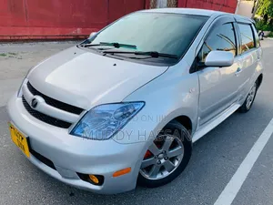 Toyota IST 2006 Silver