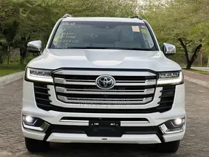 Toyota Land Cruiser 3.3 Diesel 4WD 2022 White