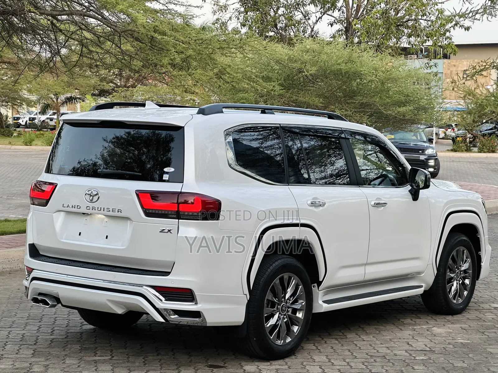 Toyota Land Cruiser 3.3 Diesel 4WD 2022 White