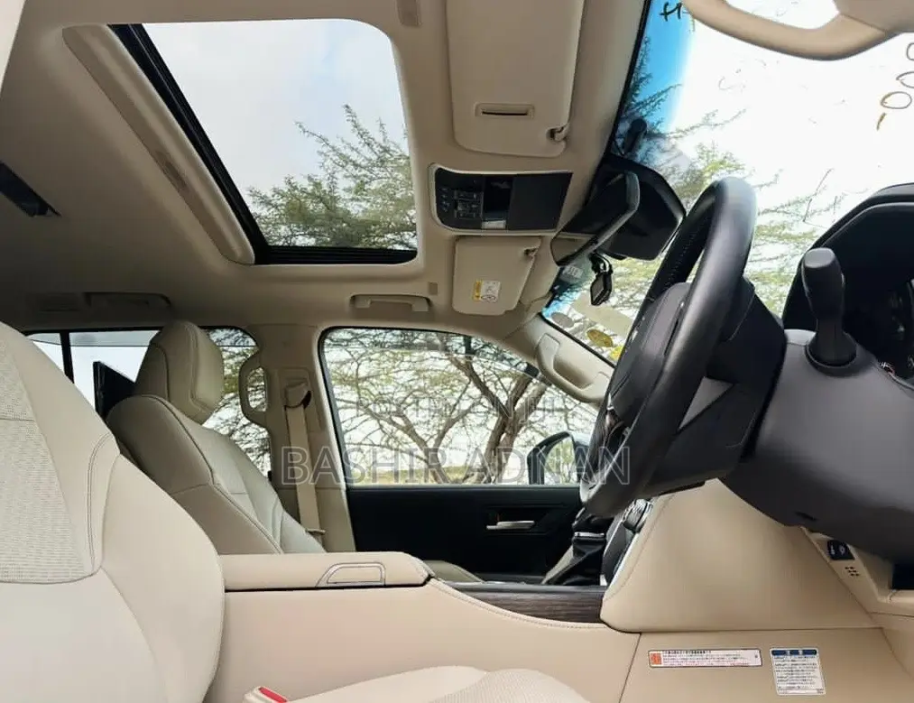 Toyota Land Cruiser 3.3 DT 2022 Pearl