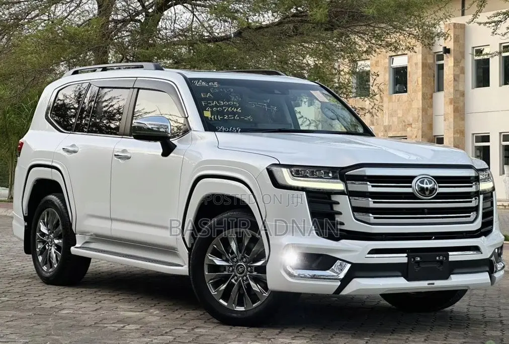Toyota Land Cruiser 3.3 DT 2022 Pearl