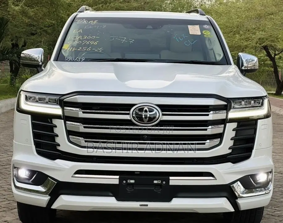 Toyota Land Cruiser 3.3 DT 2022 Pearl