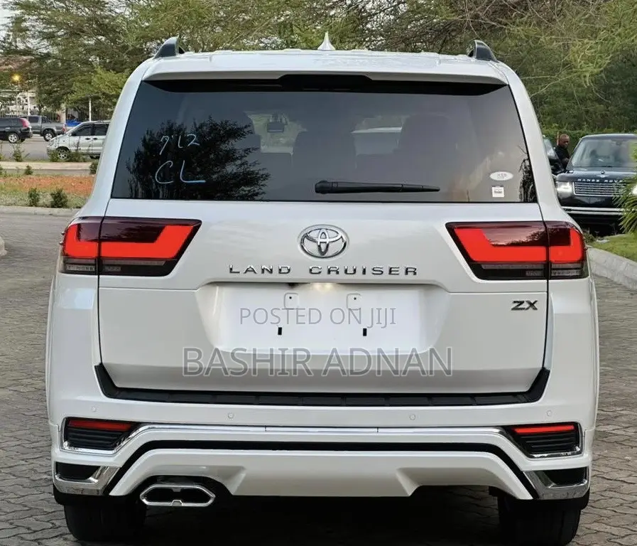 Toyota Land Cruiser 3.3 DT 2022 Pearl