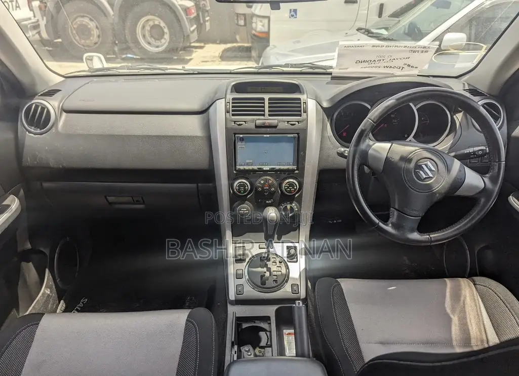 Suzuki Escudo 2007 White