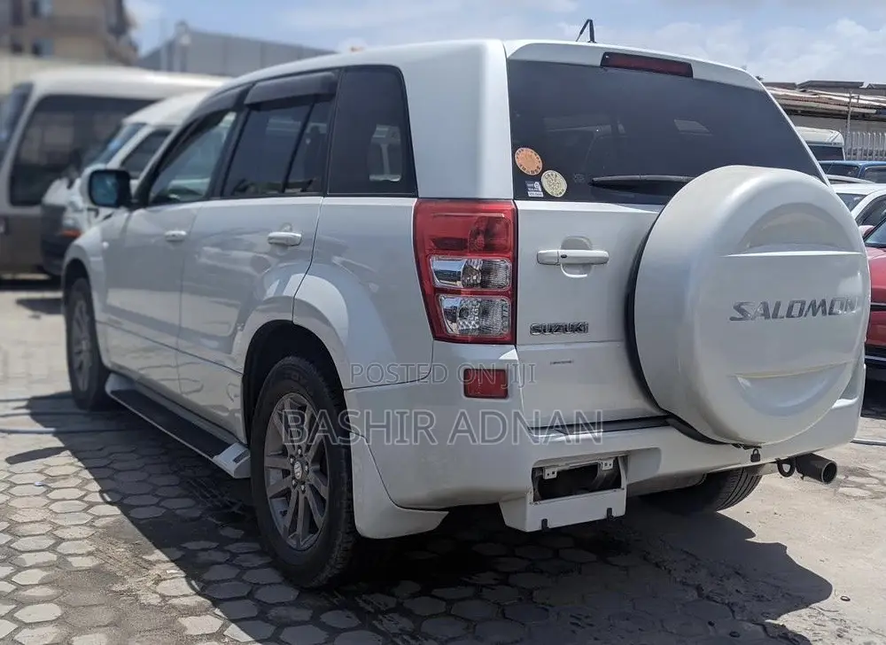 Suzuki Escudo 2007 White