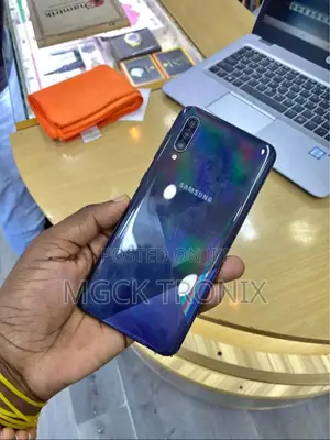 Samsung Galaxy A30 64 GB Black