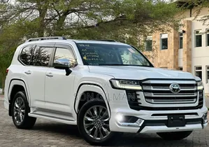 Toyota Land Cruiser 2022 Pearl