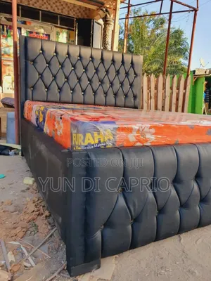 Bedsofa Classic Na Godoro Mpya