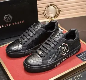 New Original Best Quality Men Shoes/Footwears