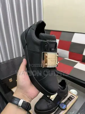 New Original Best Quality Men Shoes/Footwears