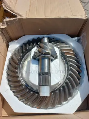 Zhongtong Bus Part Pinion Crown Wheel 37/8