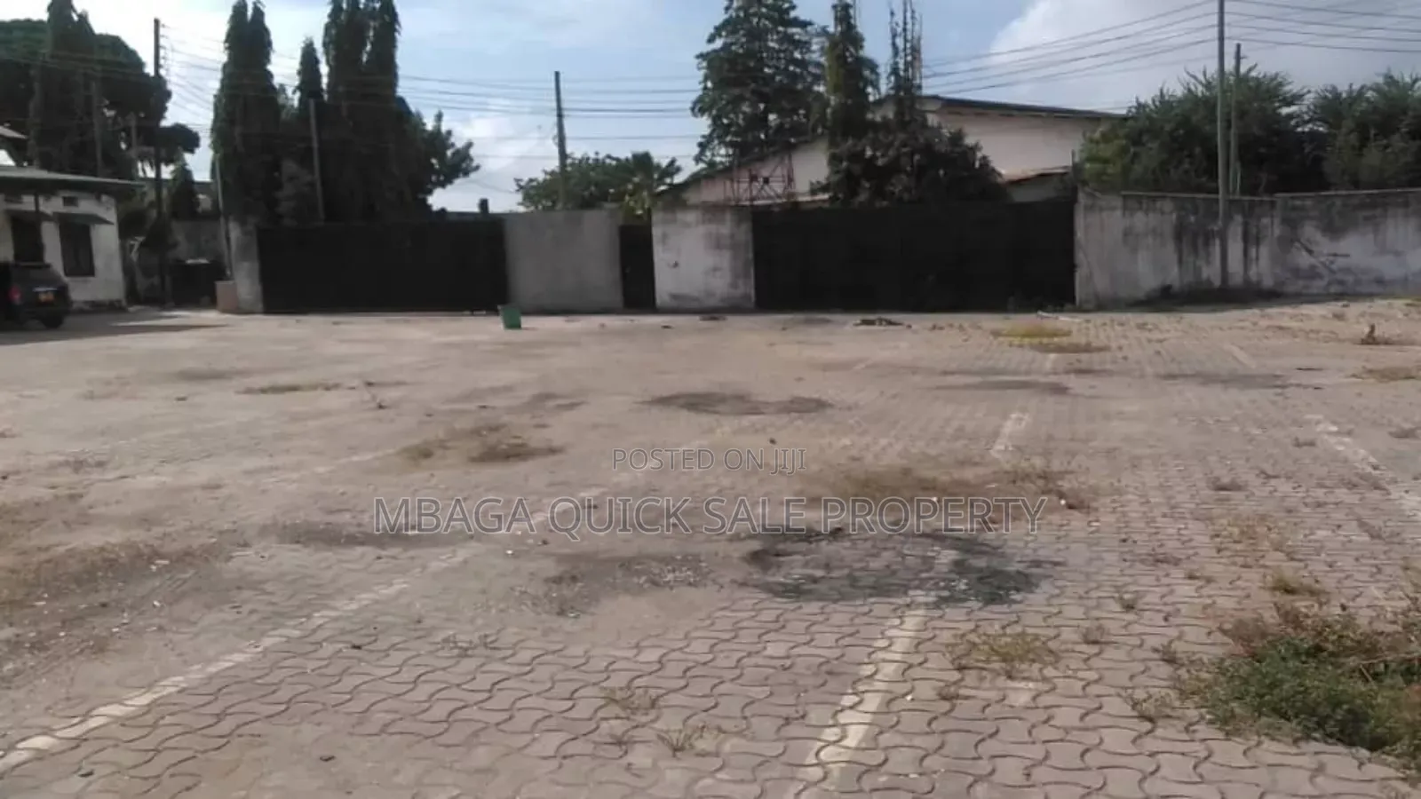Yard SQM 2000 for Rent at Gerezani Lugoda