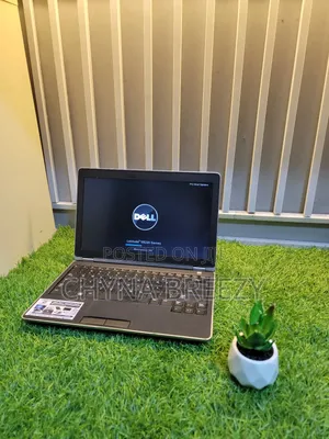 Laptop Dell Latitude E6220 4GB Intel Core I7 HDD 500GB