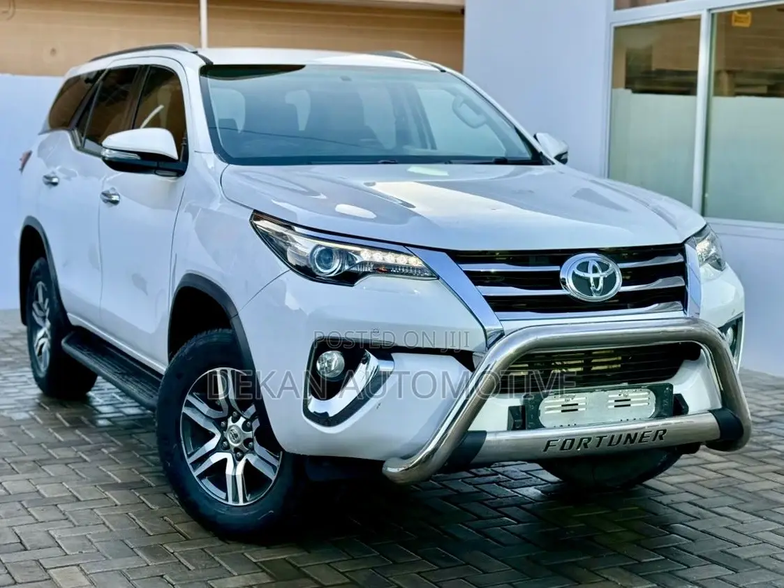 Toyota Fortuner 2.8 D RWD 2017 White