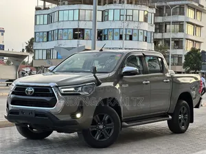 Toyota Hilux 2022 Gray