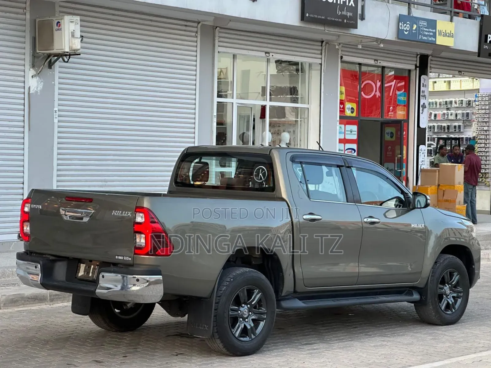 Toyota Hilux 2022 Gray