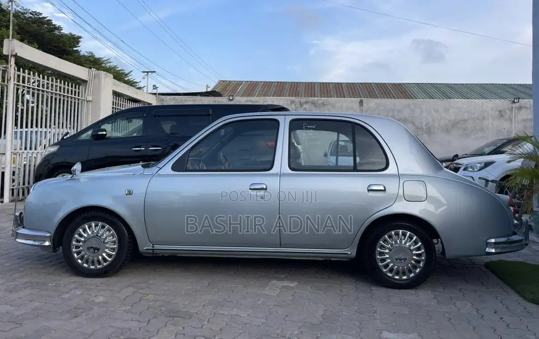 Nissan March 1996 Silver