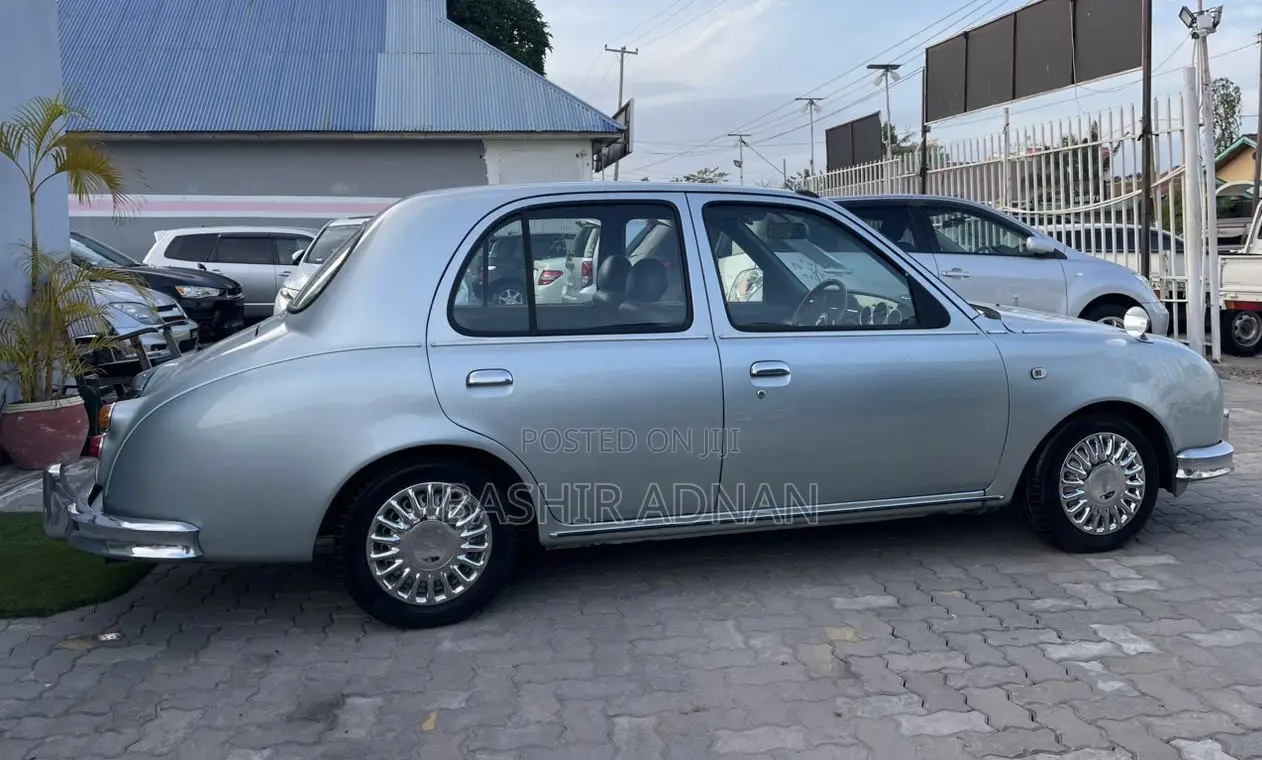Nissan March 1996 Silver