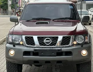 Nissan Patrol 2013 Burgundy