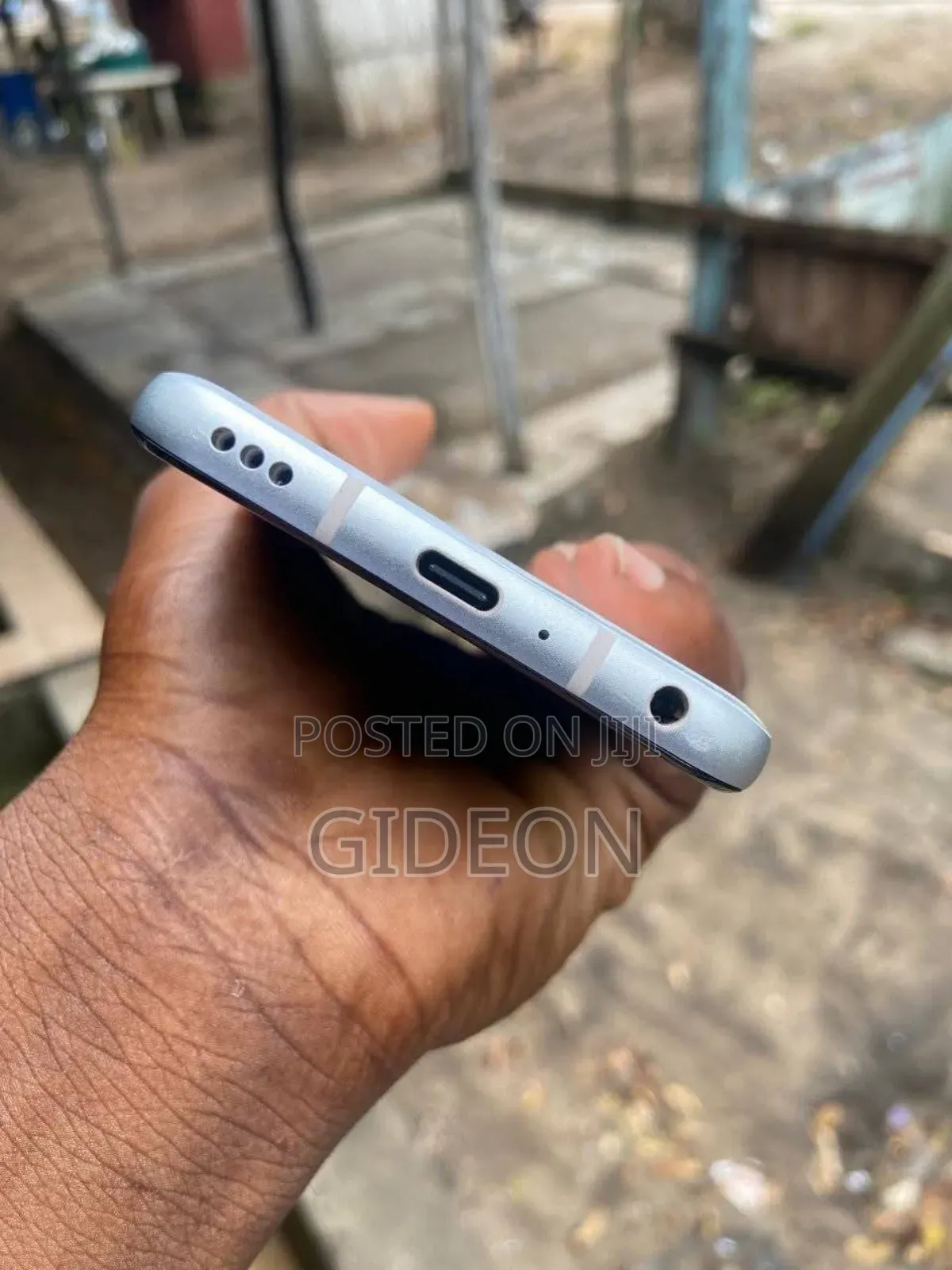 LG Style 3 64 GB White