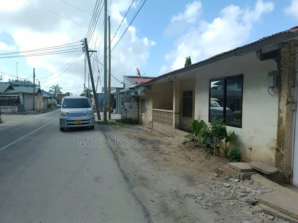 9bdrm House in Kinondoni for sale