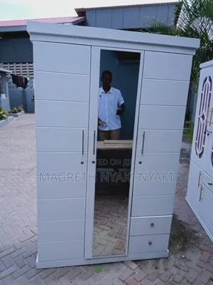 Nauza Kabati Leupe Milango Mitatu Imetumika Kidogo