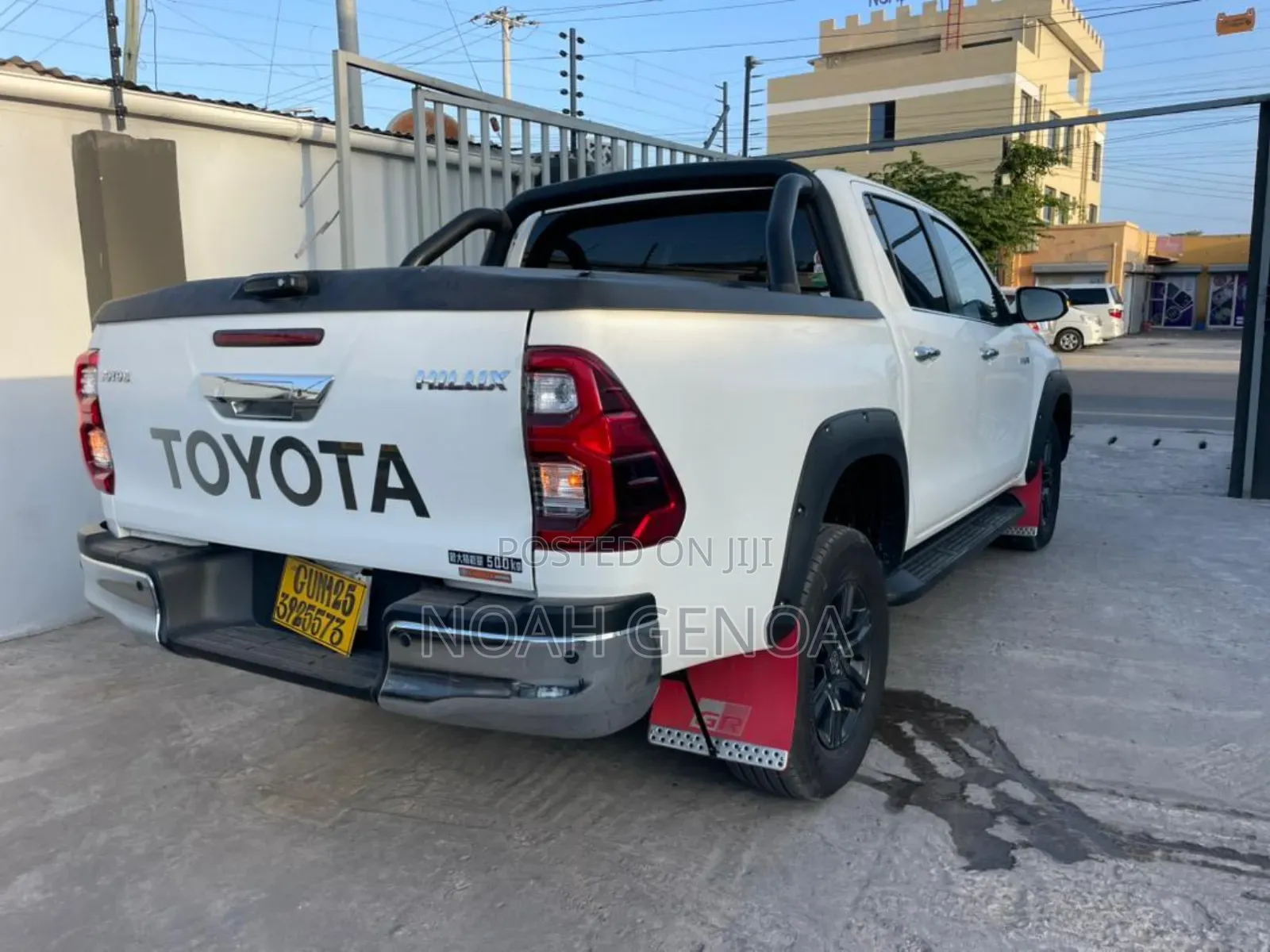 Toyota Hilux 2021 White