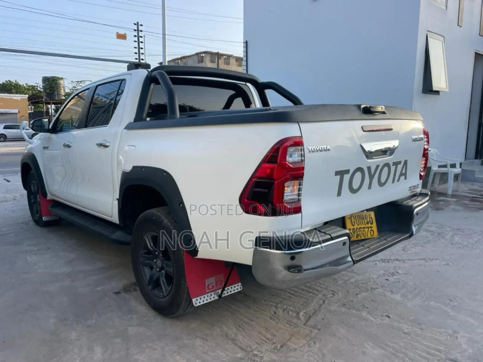 Toyota Hilux 2021 White