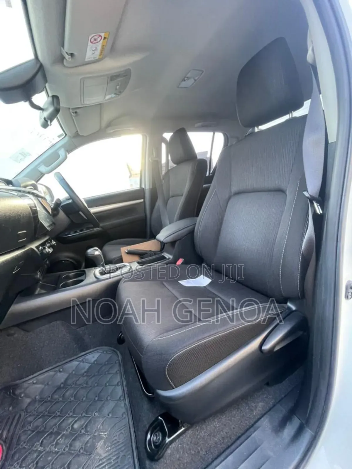 Toyota Hilux 2021 White