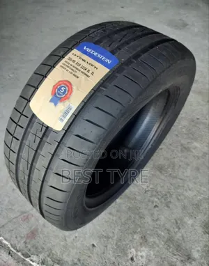 255/55r19 Vredestein Tyre