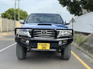 Toyota Hilux 2014 Blue