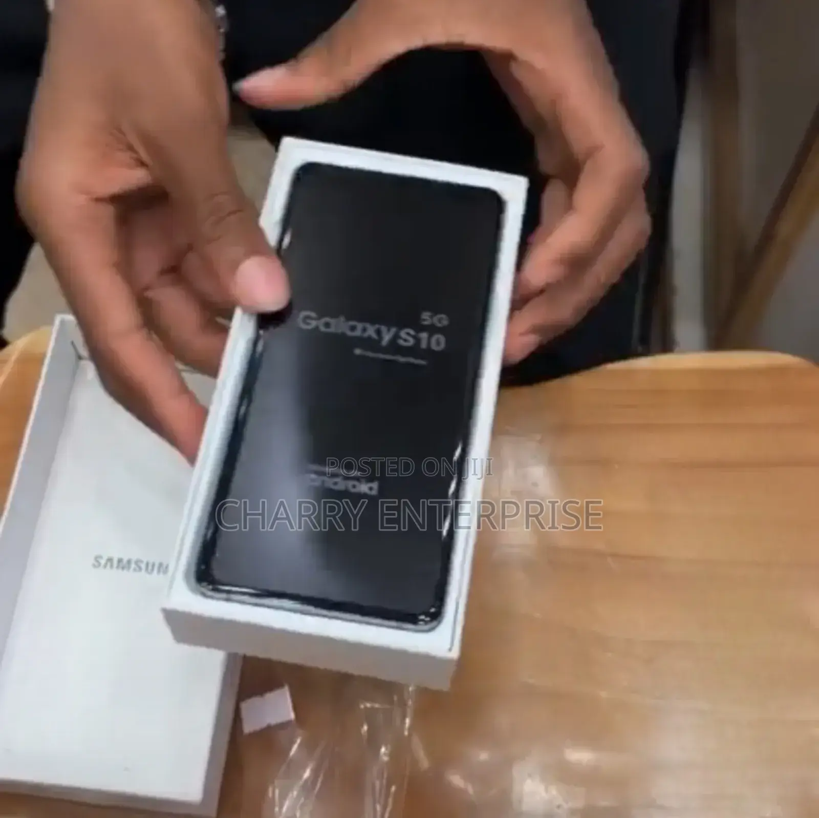 New Samsung Galaxy S10 5G 256 GB