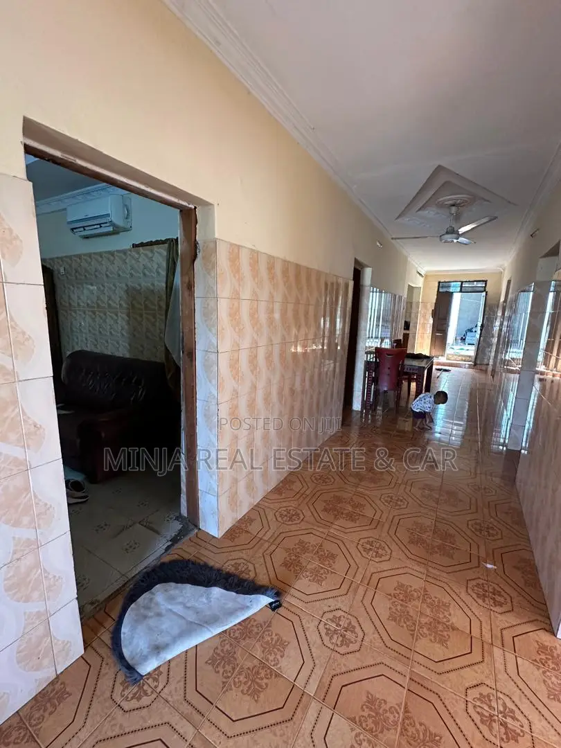 6bdrm House in Central for sale