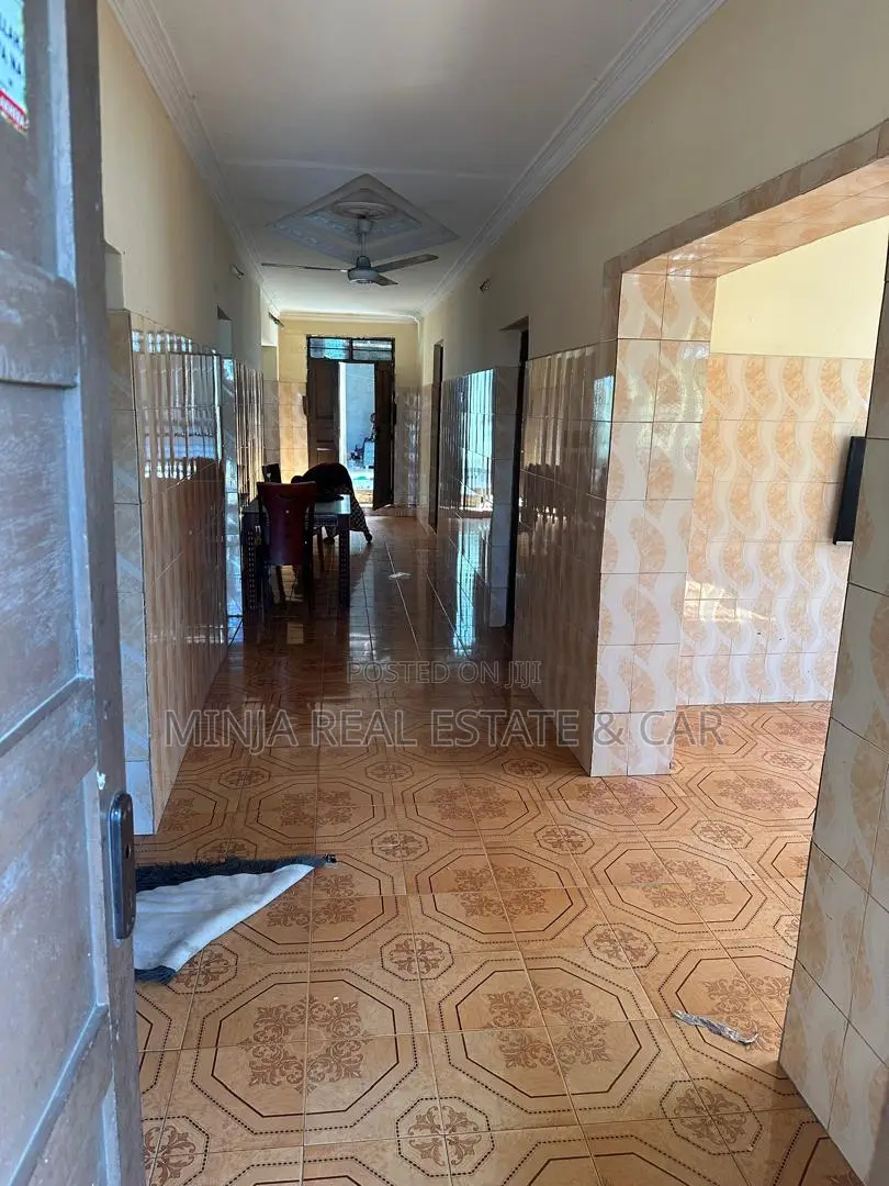 6bdrm House in Central for sale