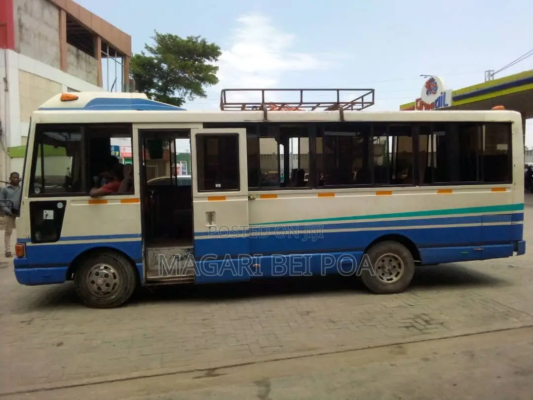 Hino Dutro 2014 White