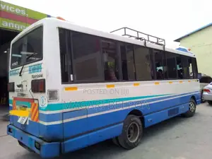 Hino Dutro 2014 White