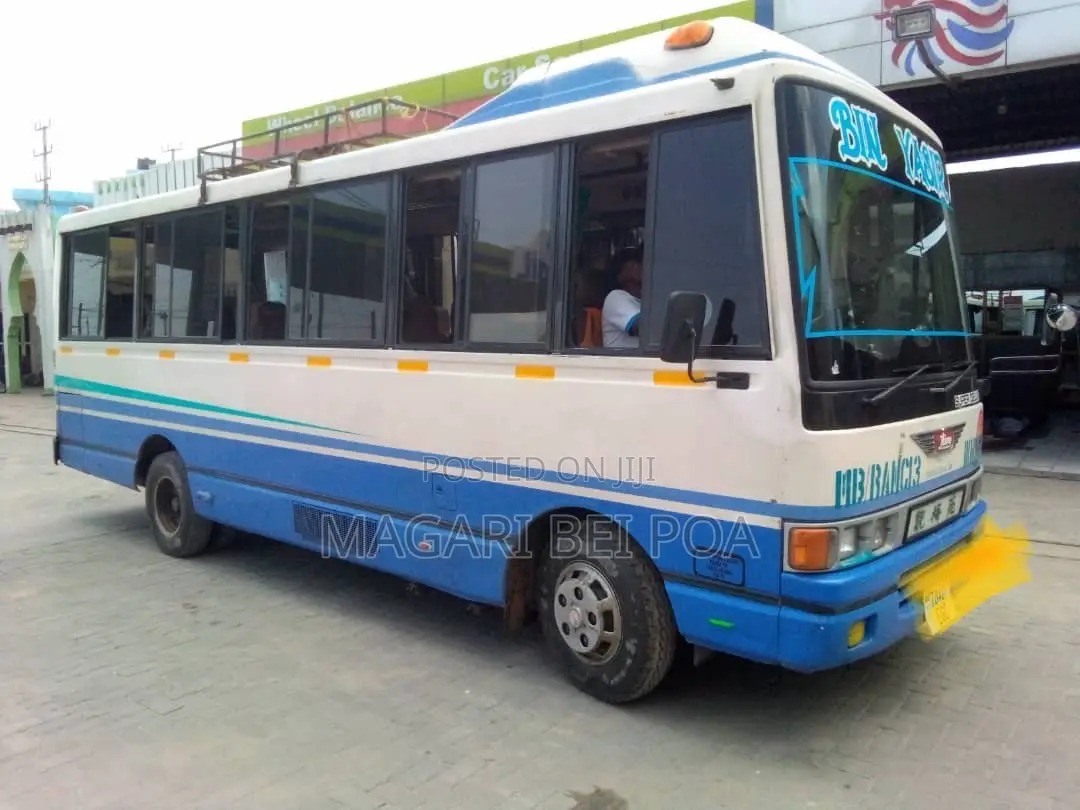 Hino Dutro 2014 White