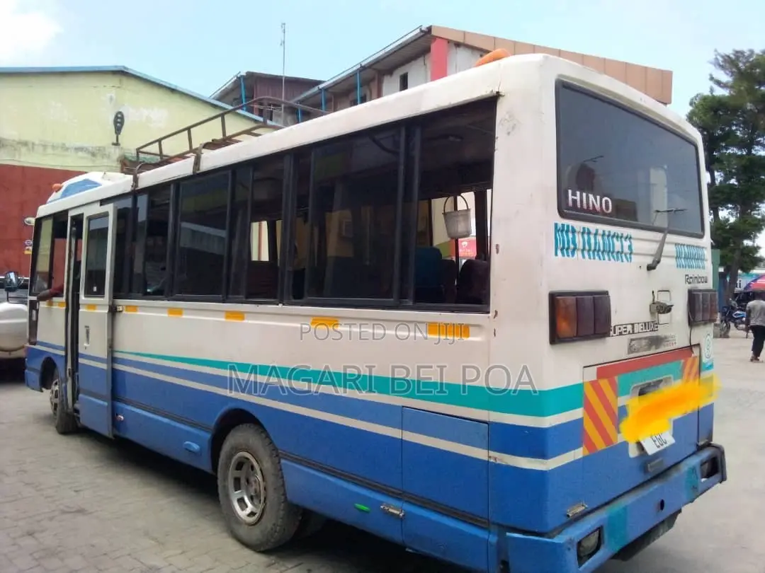 Hino Dutro 2014 White