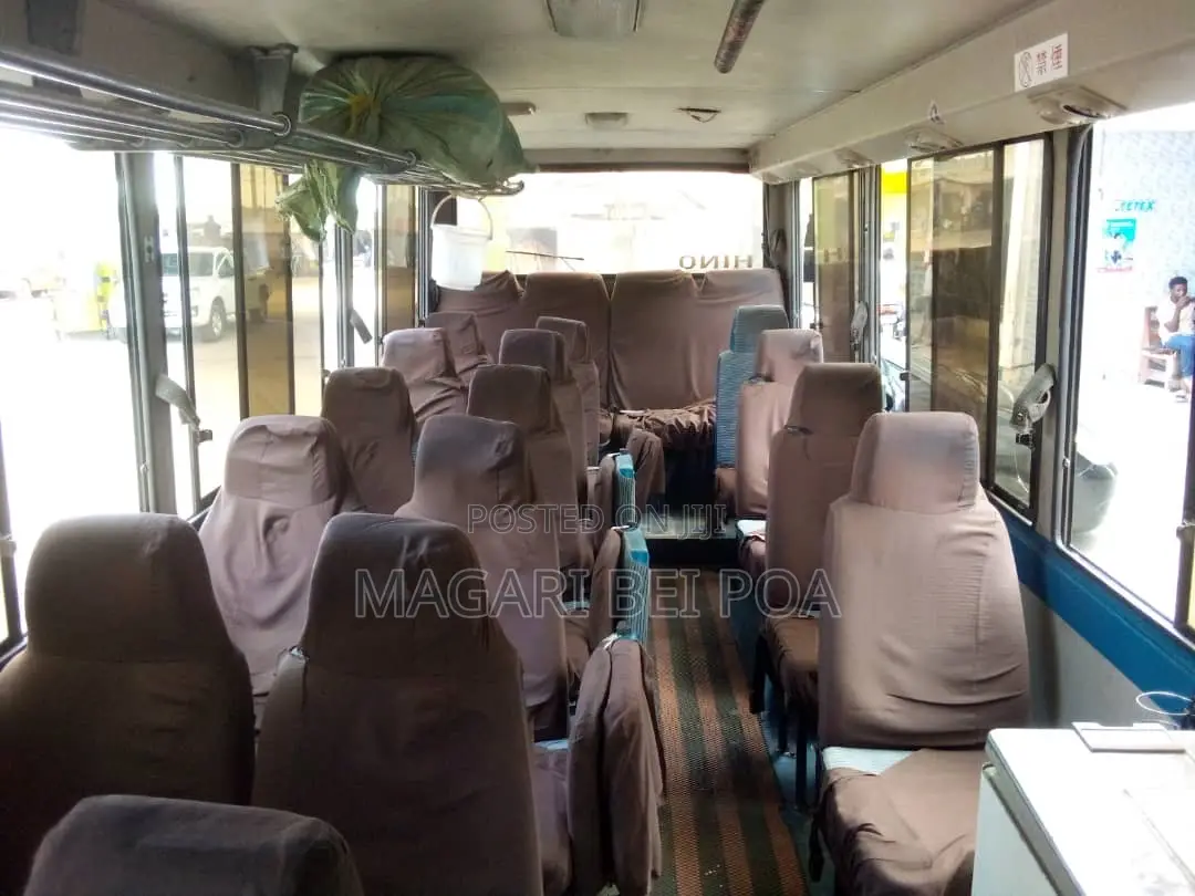 Hino Dutro 2014 White