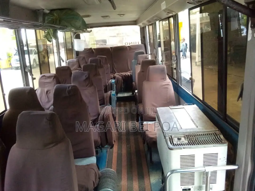 Hino Dutro 2014 White