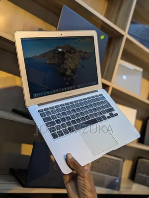 Laptop Apple MacBook Pro 2015 8GB Intel Core I5 SSD 256GB