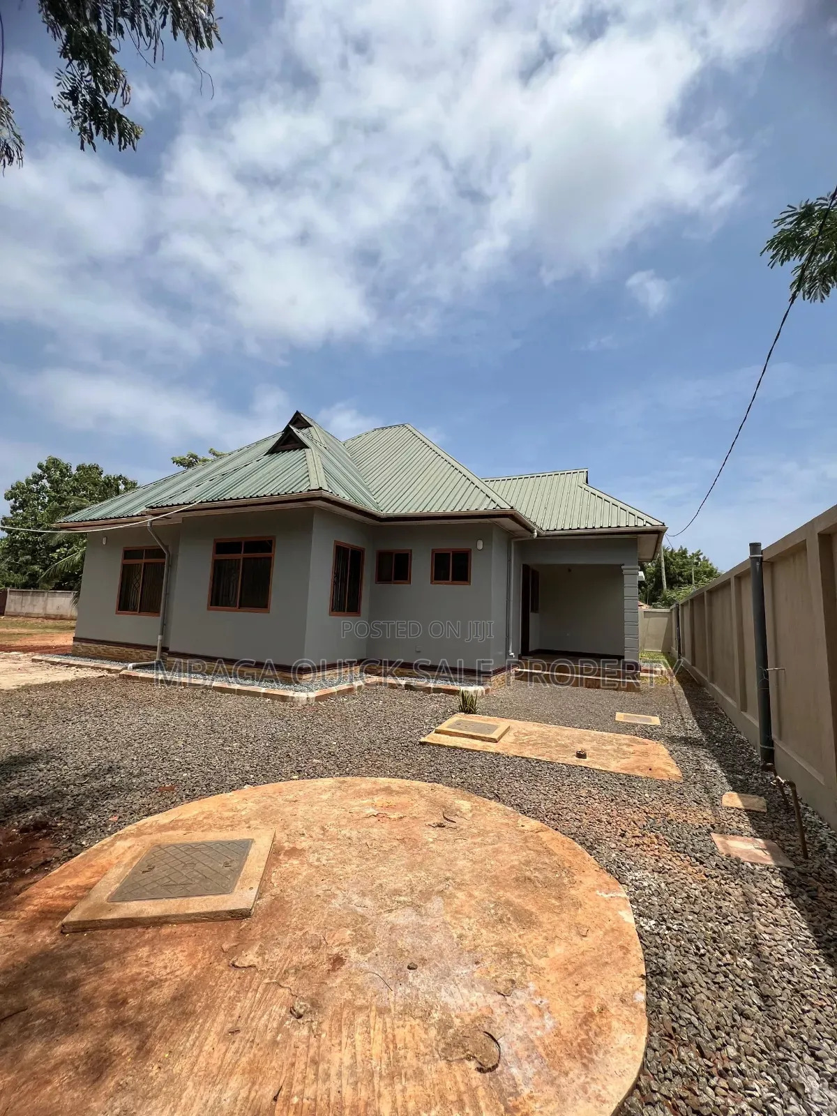 3bdrm House in Tegeta Wazo Kontena, Masaki for rent