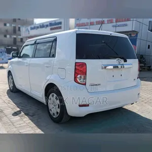 Toyota Corolla Rumion 2009 White