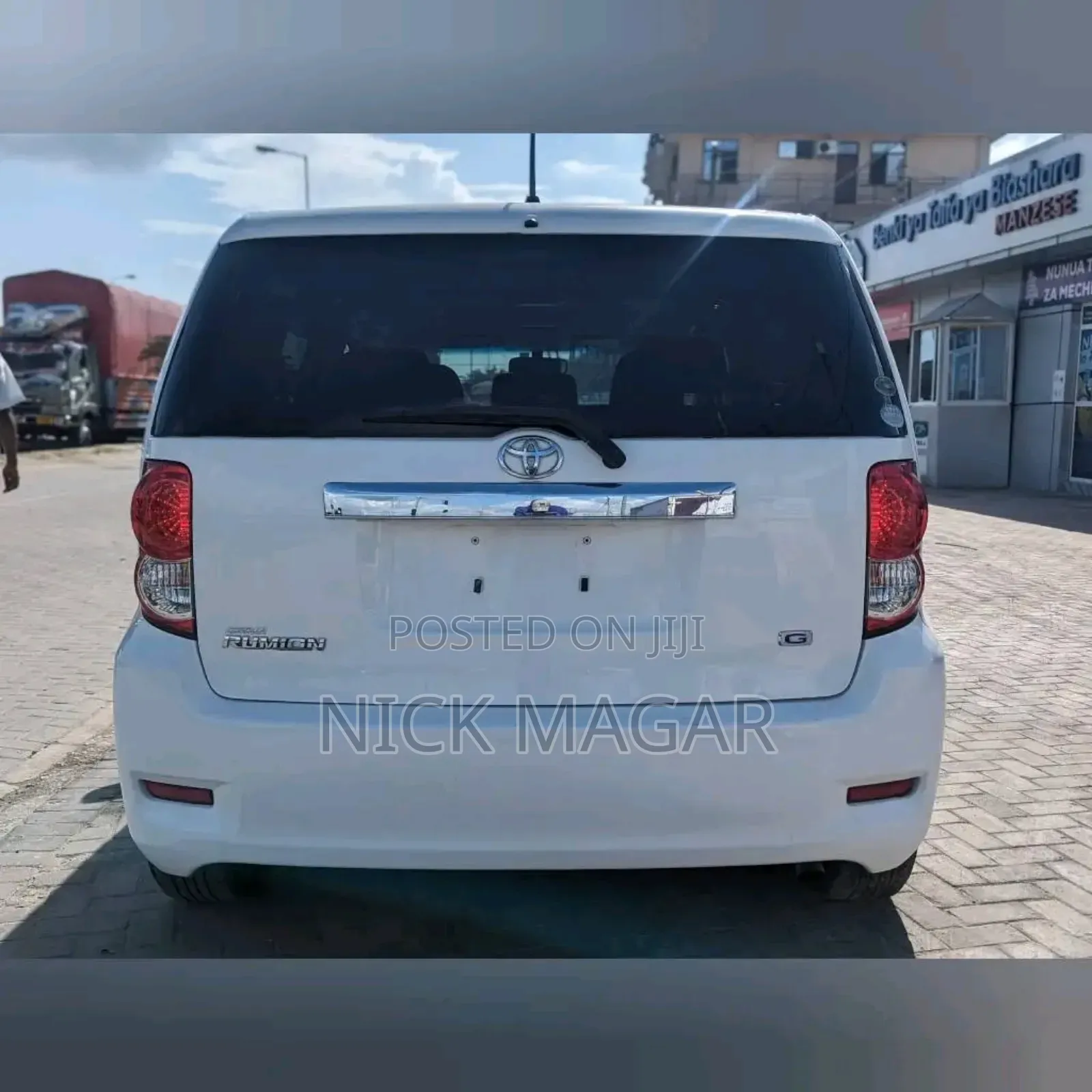 Toyota Corolla Rumion 2009 White