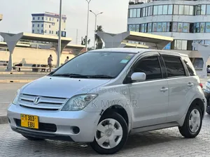 Toyota IST 2005 Silver