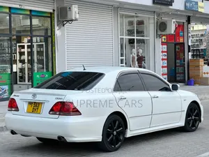 Toyota Crown 2006 White