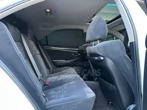 Toyota Crown 2006 White