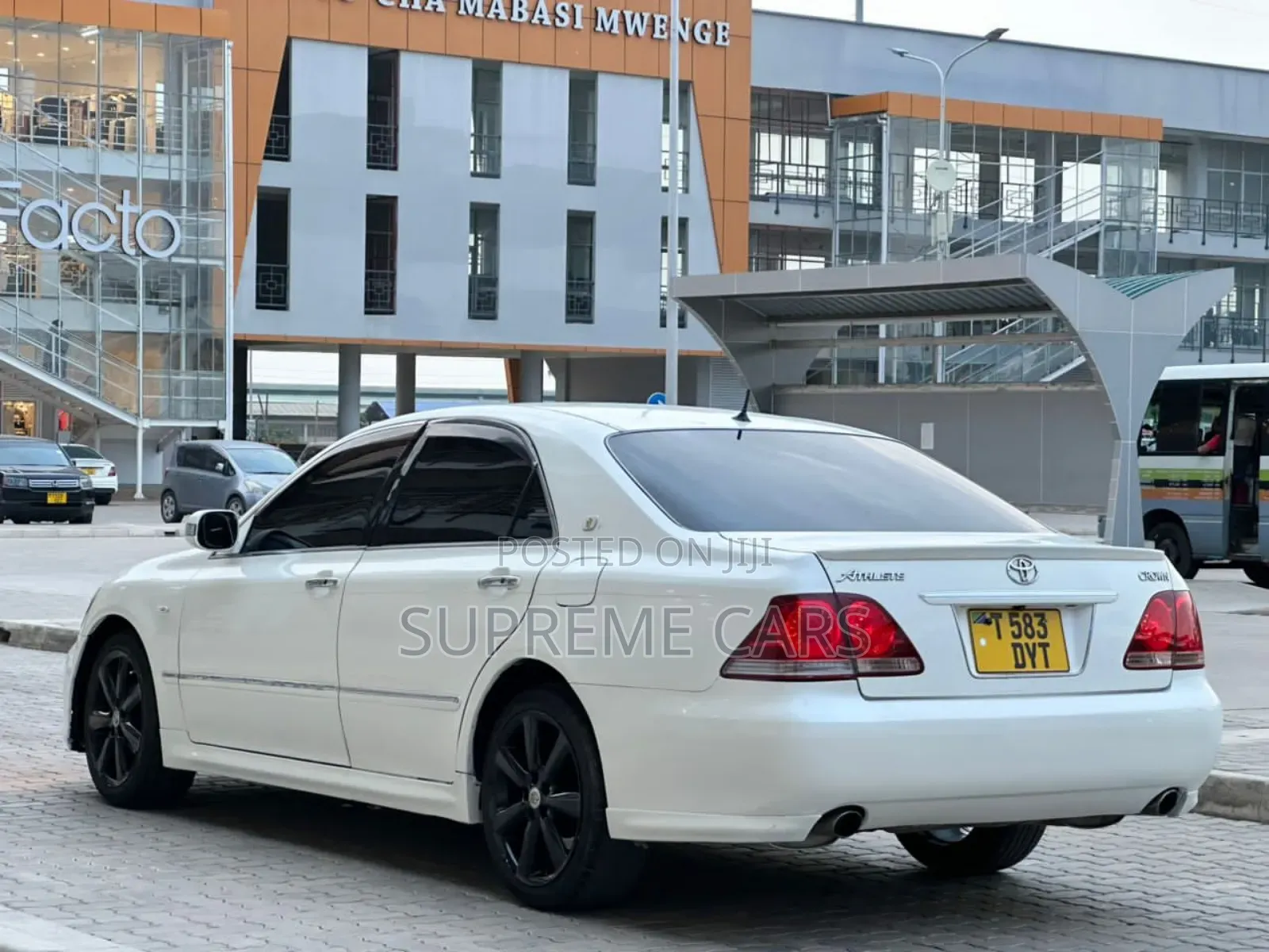 Toyota Crown 2006 White