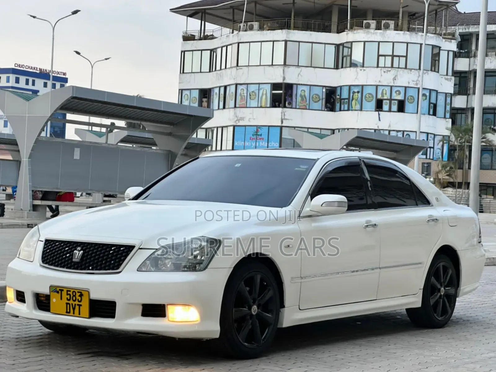 Toyota Crown 2006 White